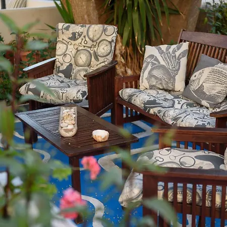 Galaxy Guest house 3*